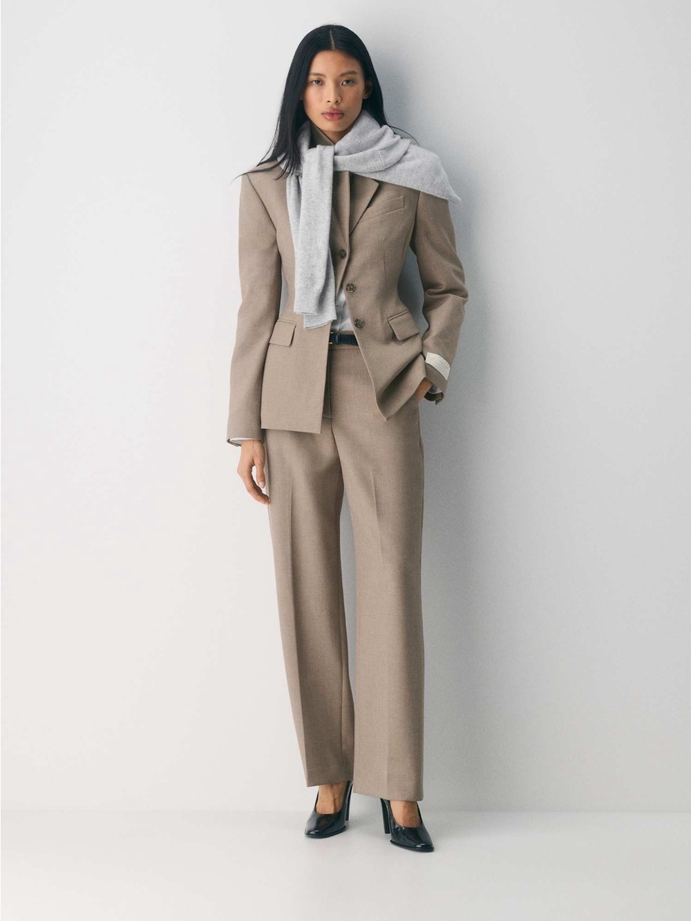 Aritzia Babaton Agency Eversential Pants - Picture 10 of 10